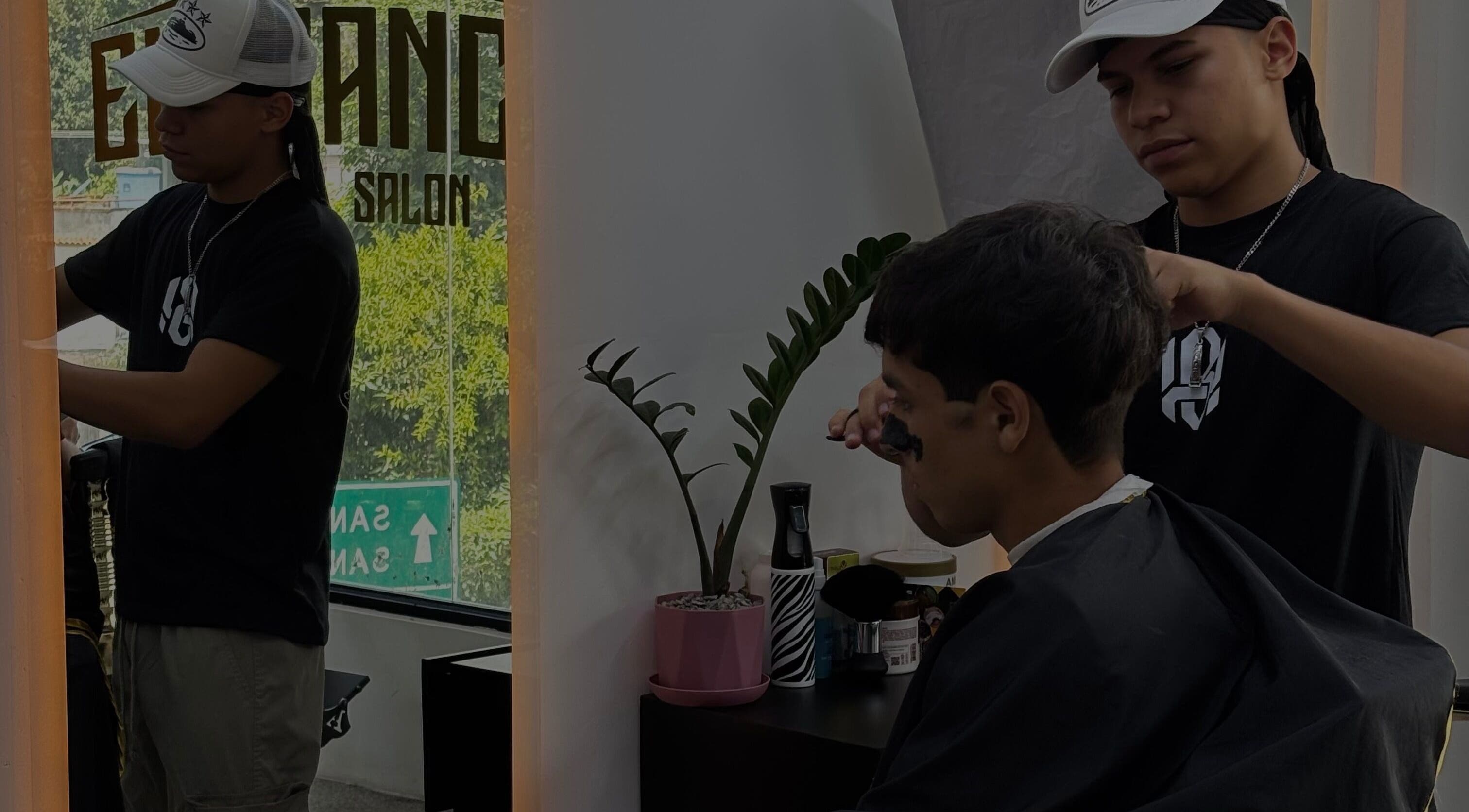 Barbero en Jonvthanbarber, Municipio Carrizal, estiliza cabello en Miranda, VE.