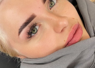 Close-up of elegant brows and lashes at Devinebrows, Manchester, England, GB.