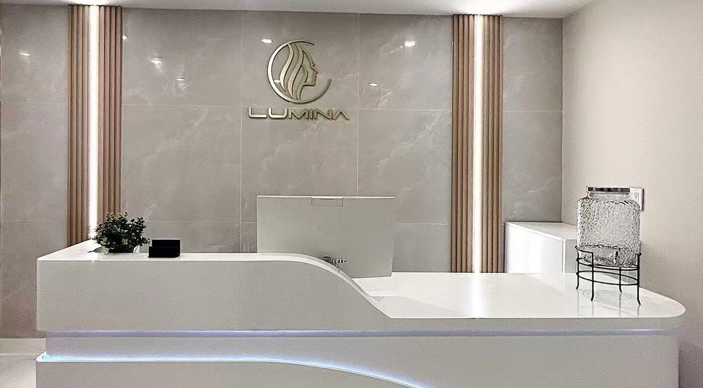 Elegant reception at LUMINA MEDI SPA in Mississauga, Ontario, CA with modern decor and soothing ambiance.