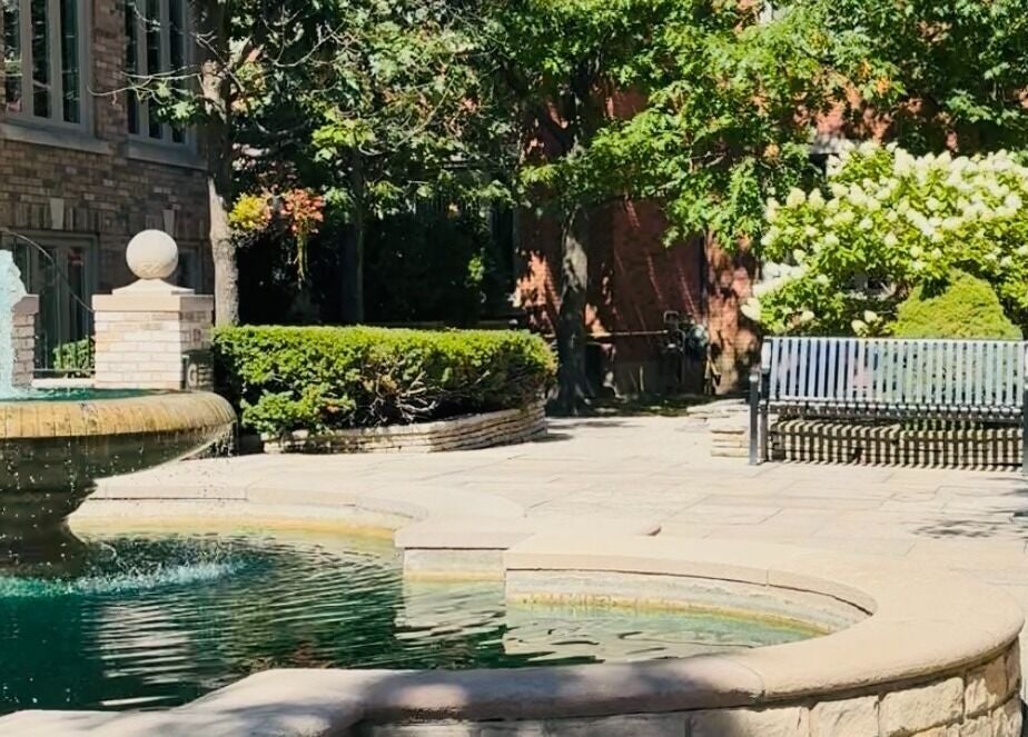 Peaceful courtyard fountain at LUMINA MEDI SPA in Mississauga, Ontario, CA, offering a tranquil retreat.
