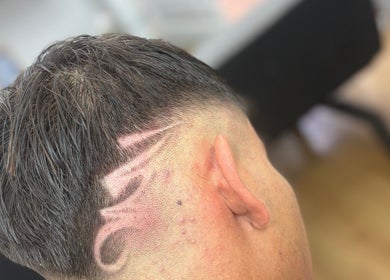 Corte de pelo artístico en Diablos.Studio, Antofagasta, Antofagasta, CL, mostrando un diseño único.