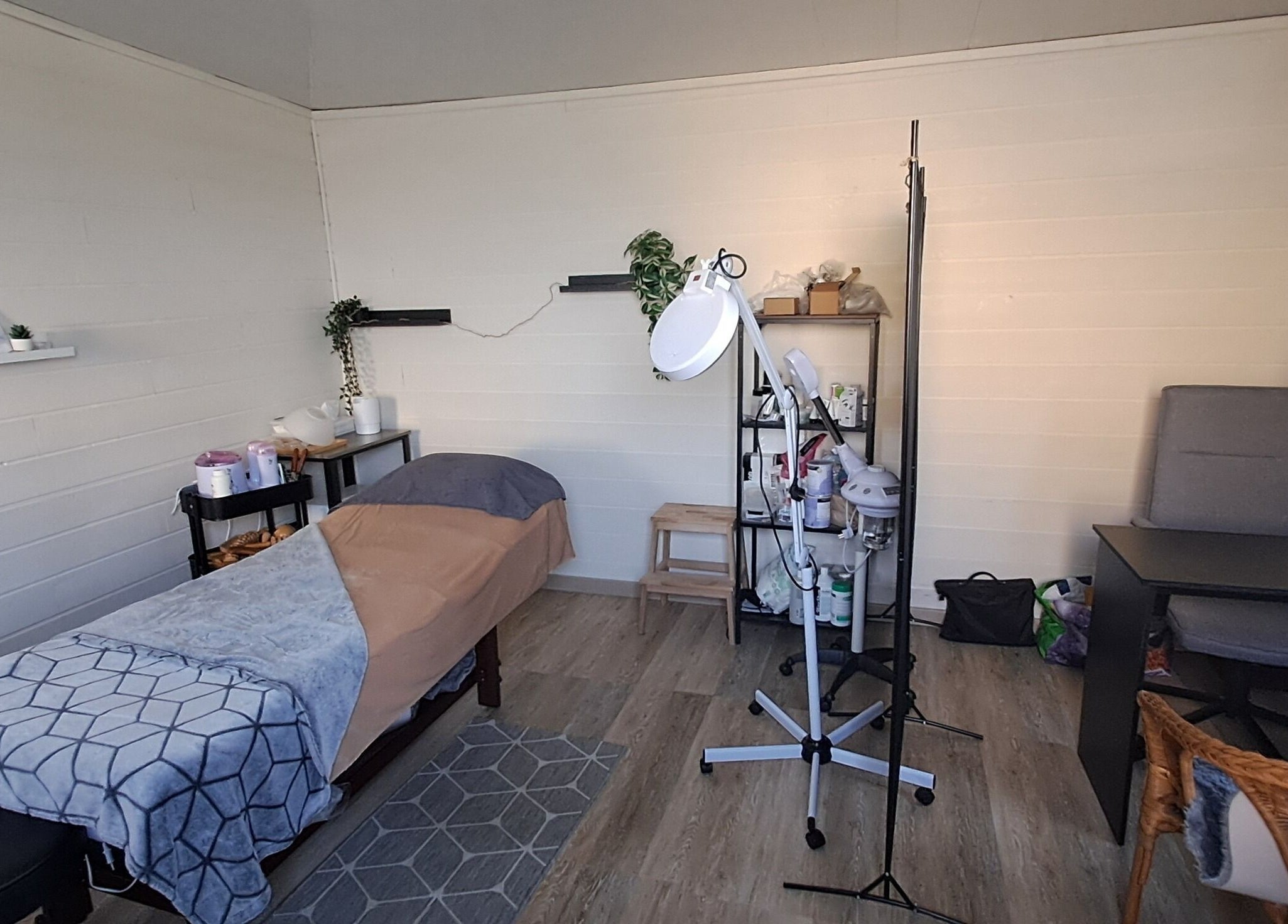 Salle de soins apaisante chez Cinqa Beauté & Bien-Être, Sorcy-bauthémont, Grand Est, FR.