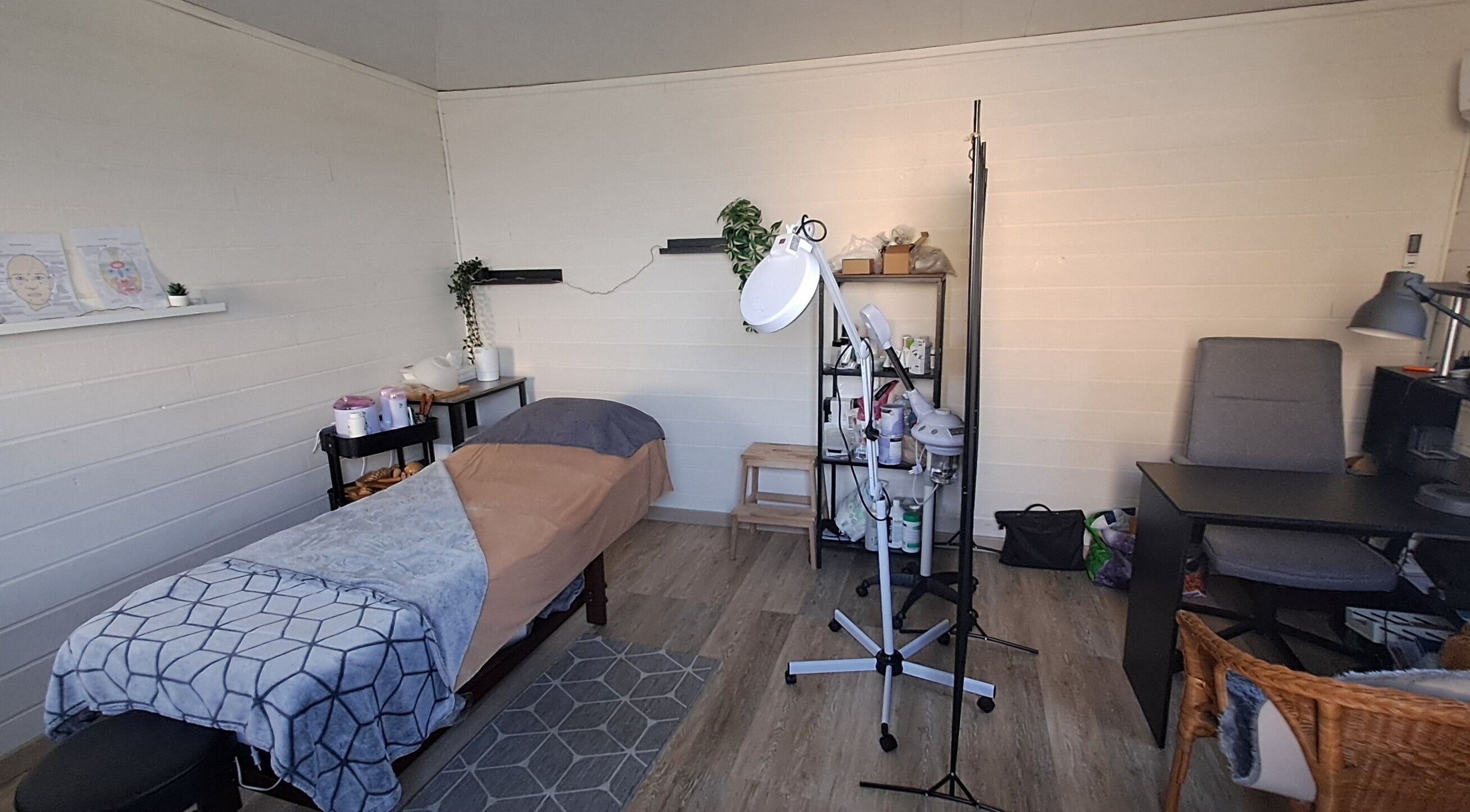 Salle de soins apaisante chez Cinqa Beauté & Bien-Être, Sorcy-bauthémont, Grand Est, FR.