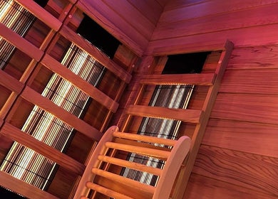 Houten infrarood sauna bij Studio Sunshine Sun&beauty in Steenbergen, Noord-brabant, NL biedt ontspanning en welzijn.