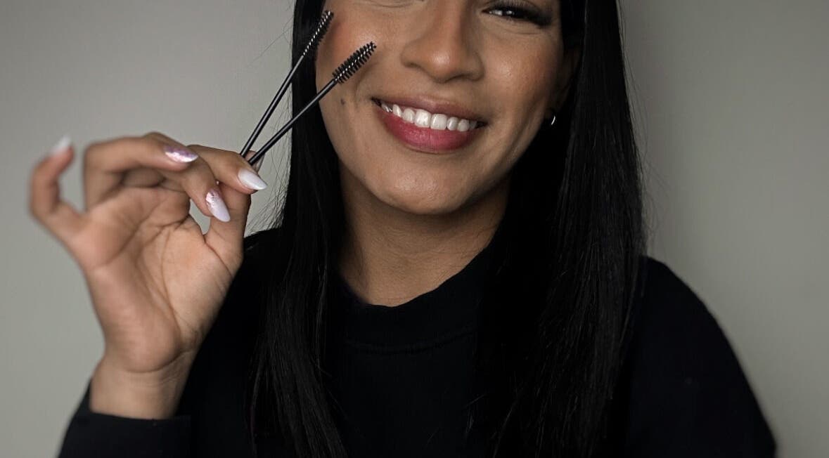 Profissional sorrindo em Extensão de pestanas | Michelle Studio Lash em São João Da Madeira, Aveiro, PT.