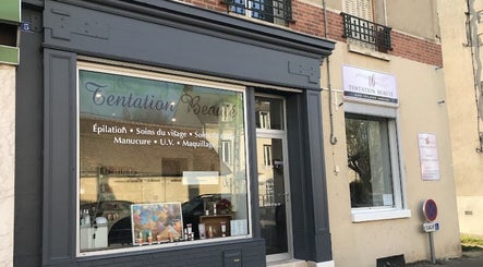 Extérieur de TENTATION BEAUTE à Nogent-sur-Vernisson, Centre-Val de Loire, FR. Salon moderne de beauté et bien-être.