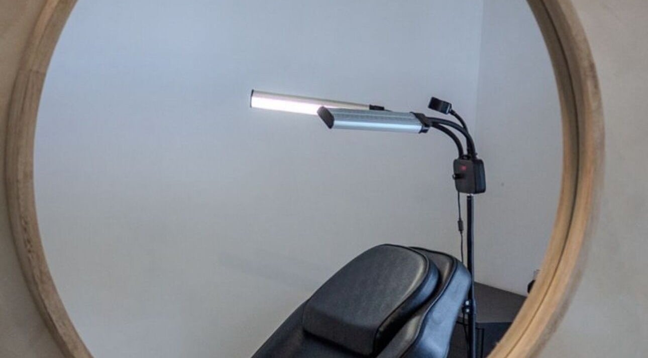 Modern nail salon seat and lamp at Nails.co in Beech Hill, England, GB.