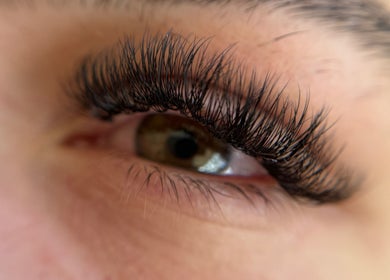 Close-up of elegant lashes at BeautybyJH in Benfleet, England, GB showcasing exquisite lash extensions.
