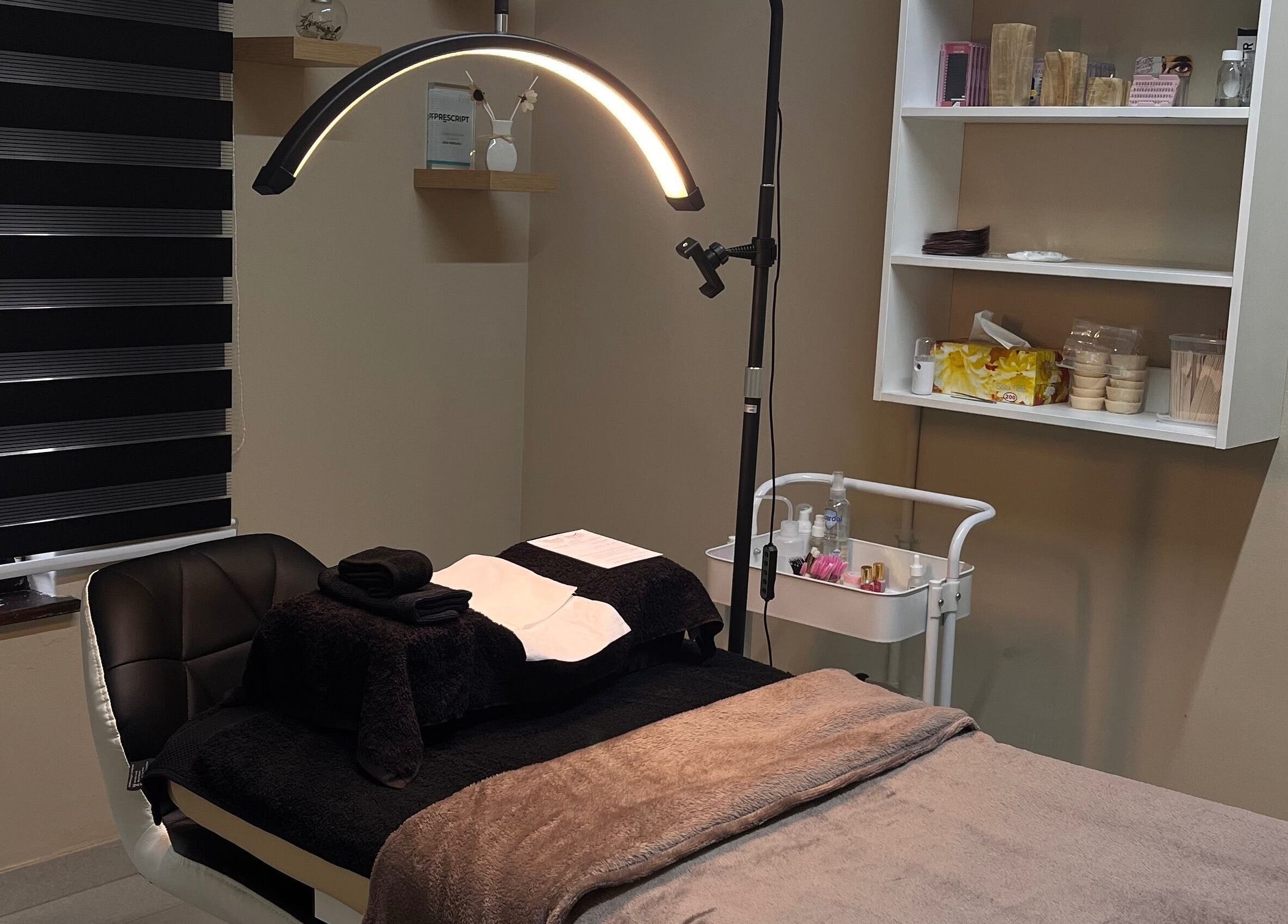 Cozy treatment room at Made Seven, Othongathi, Kwazulu-natal, ZA with elegant decor and comfortable massage bed.