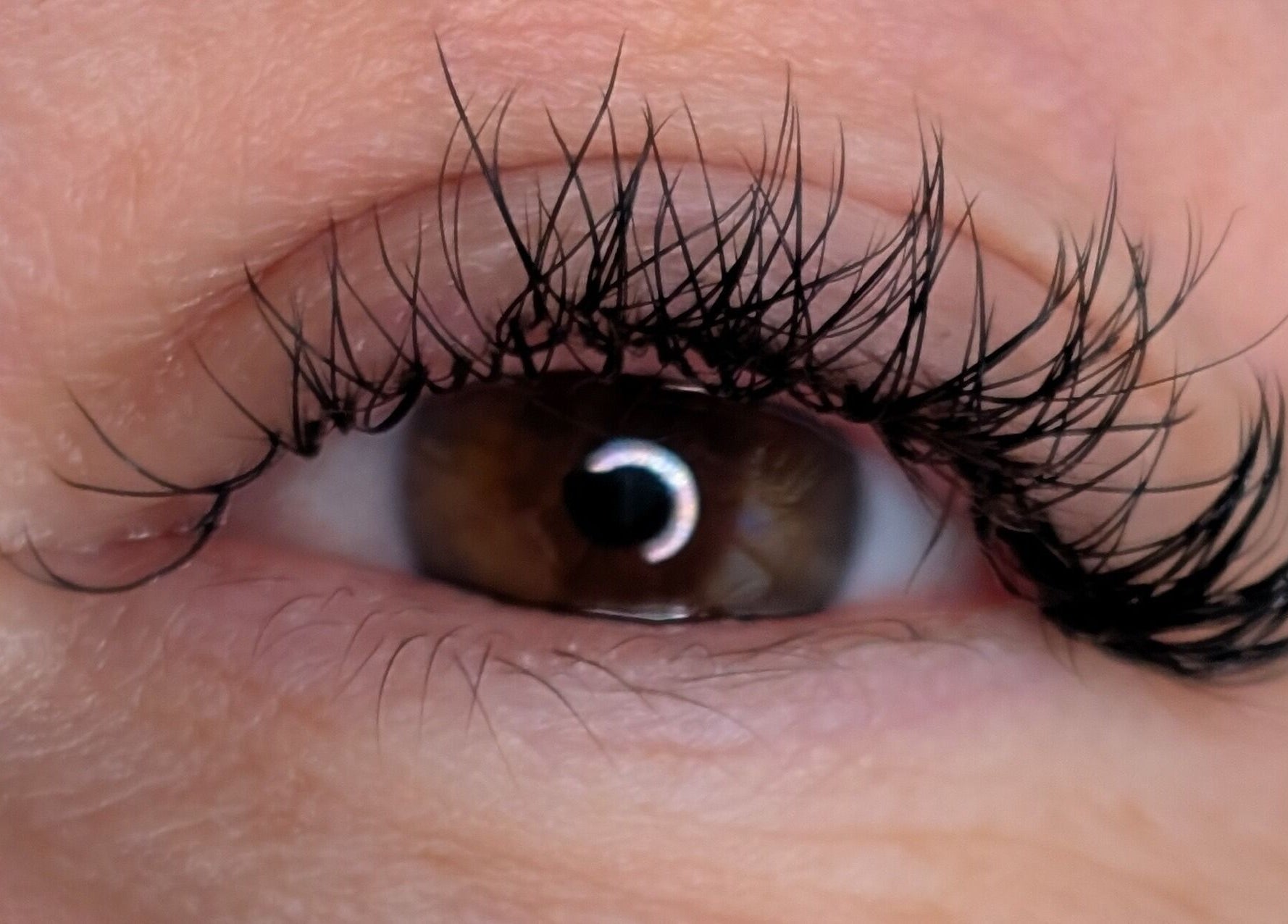 Extension de cils chez Amandine Cils, Uchaud, Occitanie, FR. Sublimez votre regard avec expertise.