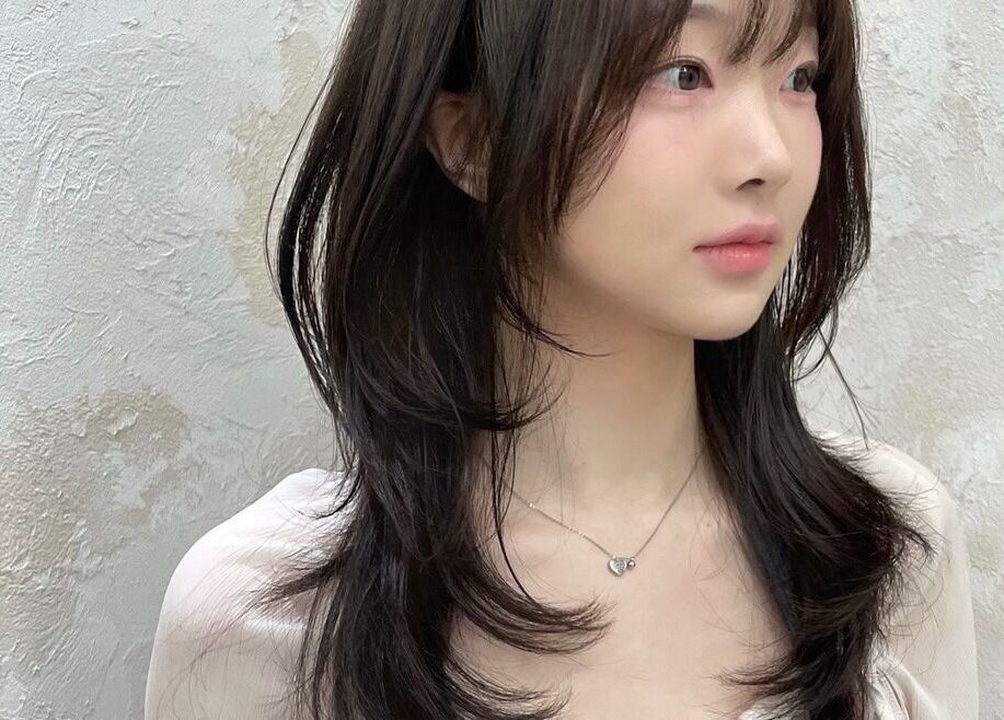 Elegant hairstyle showcased at qquart hair apgujeong rodeo branch, 서울특별시, 서울특별시, KR.