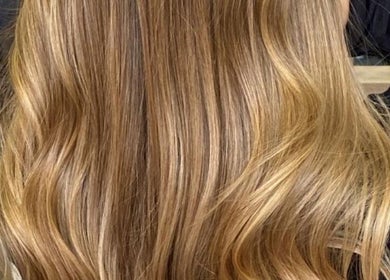 Cabelo com ondas douradas no Haroldo Jr. | Solo Concept, Lisboa, Lisboa, PT.