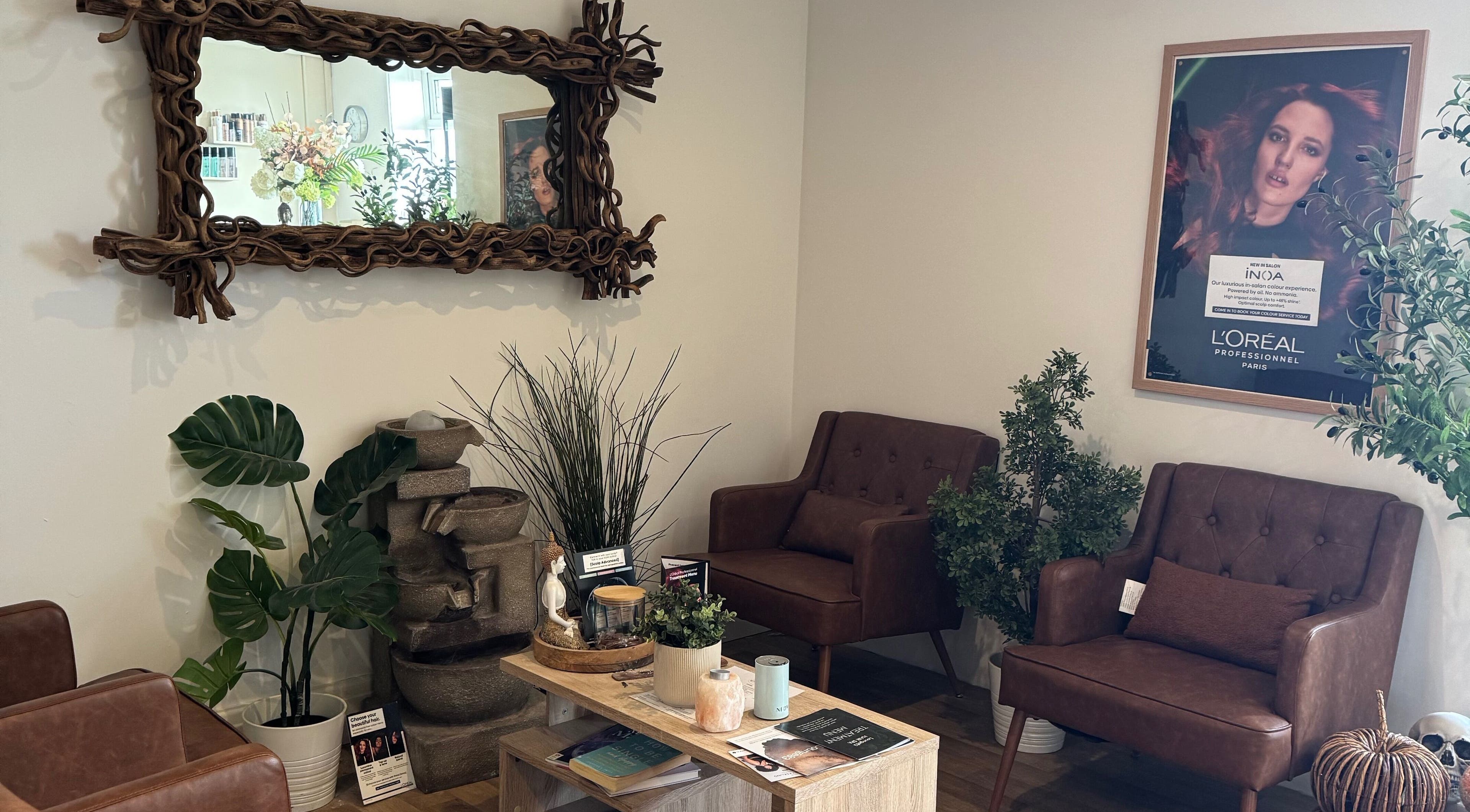 Cozy lounge at SACRED FLOW BY RACHEL (Lydiate lounge 83), Lydiate, England, GB with chic decor and green plants.