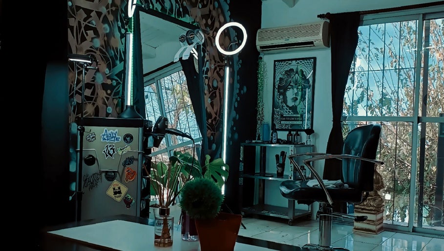 Interior moderno de Bastardos Studio en Guernica, Provincia De Buenos Aires, AR. Estilo urbano y contemporáneo.