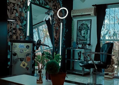 Interior moderno de Bastardos Studio en Guernica, Provincia De Buenos Aires, AR. Estilo urbano y contemporáneo.