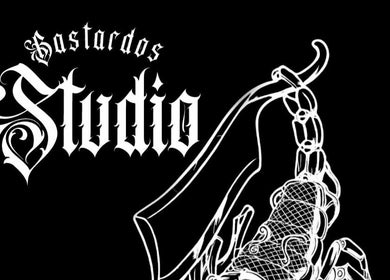 Logo del Bastardos Studio en Guernica, Provincia De Buenos Aires, AR, con escorpión estilizado.