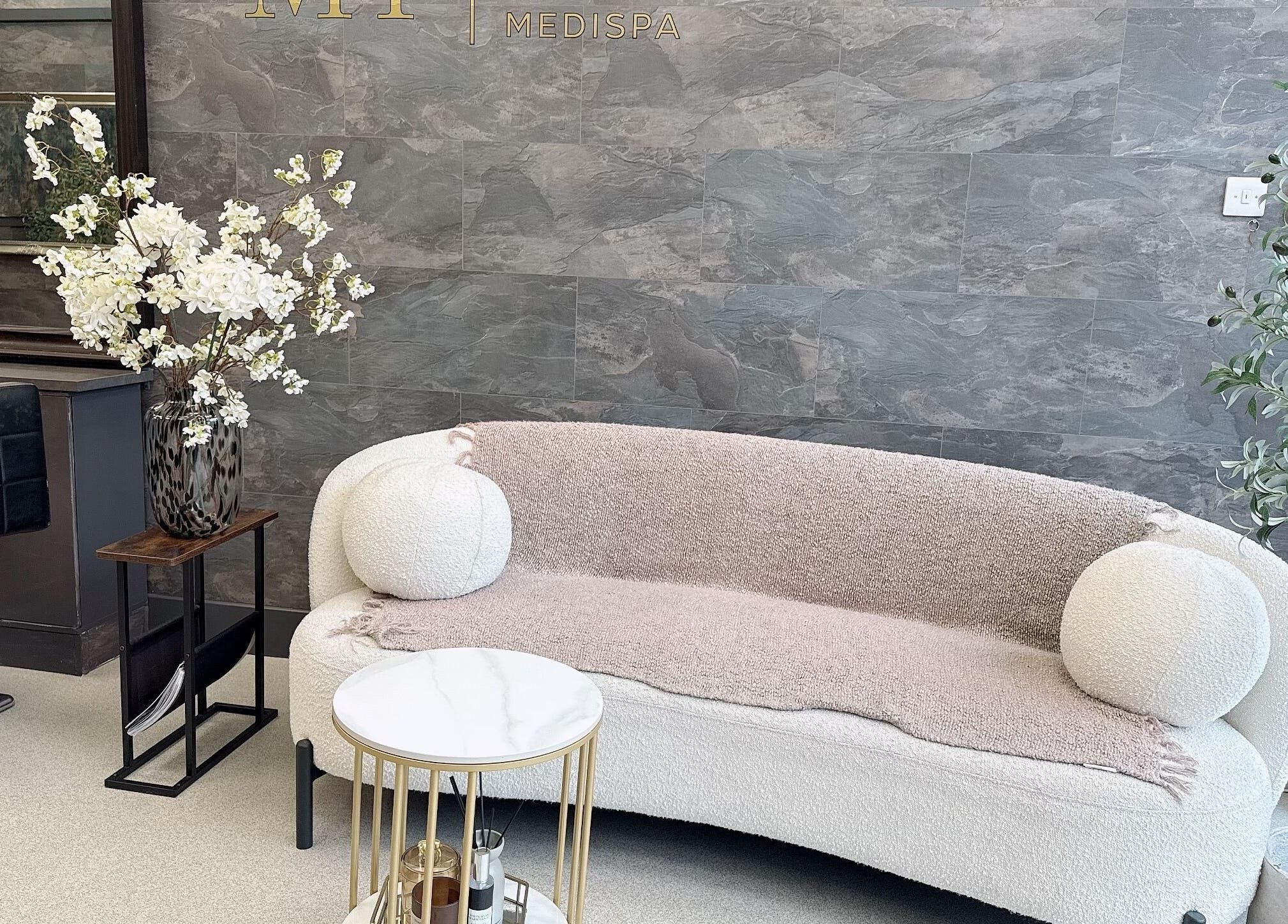 Relaxing lounge area at Japanese Head Spa & Relaxing Massage by Jac, Southampton, England, GB.