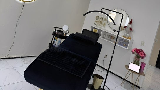 Diana Castro | BROWS & LASHES