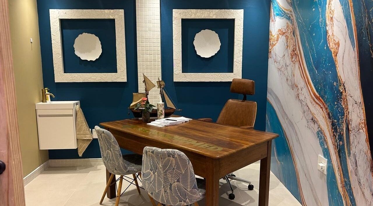 Stylish consultation room at MorrowMed in Ballito, Kwazulu-natal, ZA with modern decor and elegant furnishings.