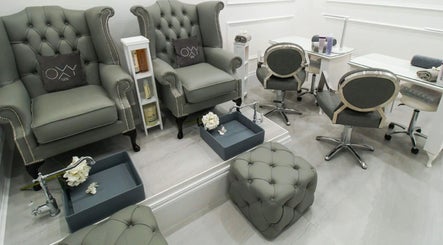 Luxurious seating area at Oxy Spa LTD in London, England, GB for premium beauty and wellness treatments.