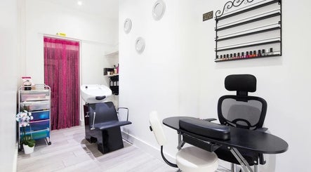 Modern salon nook at The Beauty Bar Wembley, Wembley, England, GB with sleek design and seating.