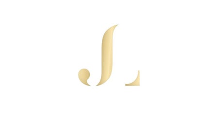 Logotipo elegante da JL Clinic Lisboa em Linda-a-velha, Lisboa, PT. Design dourado minimalista.