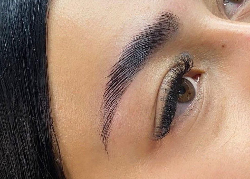 Cejas impecables en KIM STUDIO, Juan Aldama, Chihuahua, MX. Especialistas en belleza facial.