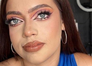 Maquillaje elegante en KIM STUDIO, Juan Aldama, Chihuahua, MX, realza la belleza natural.