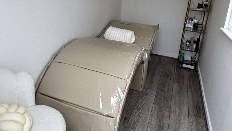 Relaxation room at The Luxe Lounge Lash & Brows, Cardiff, Wales, GB with massage beds and calming decor.
