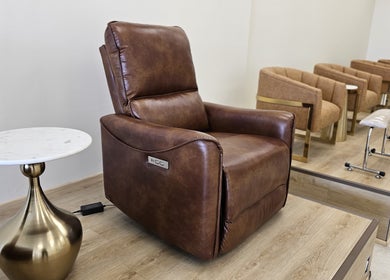 Luxurious pedicure chair at Honey Bunny, St. Catharines, Ontario, CA, offering comfort and relaxation.