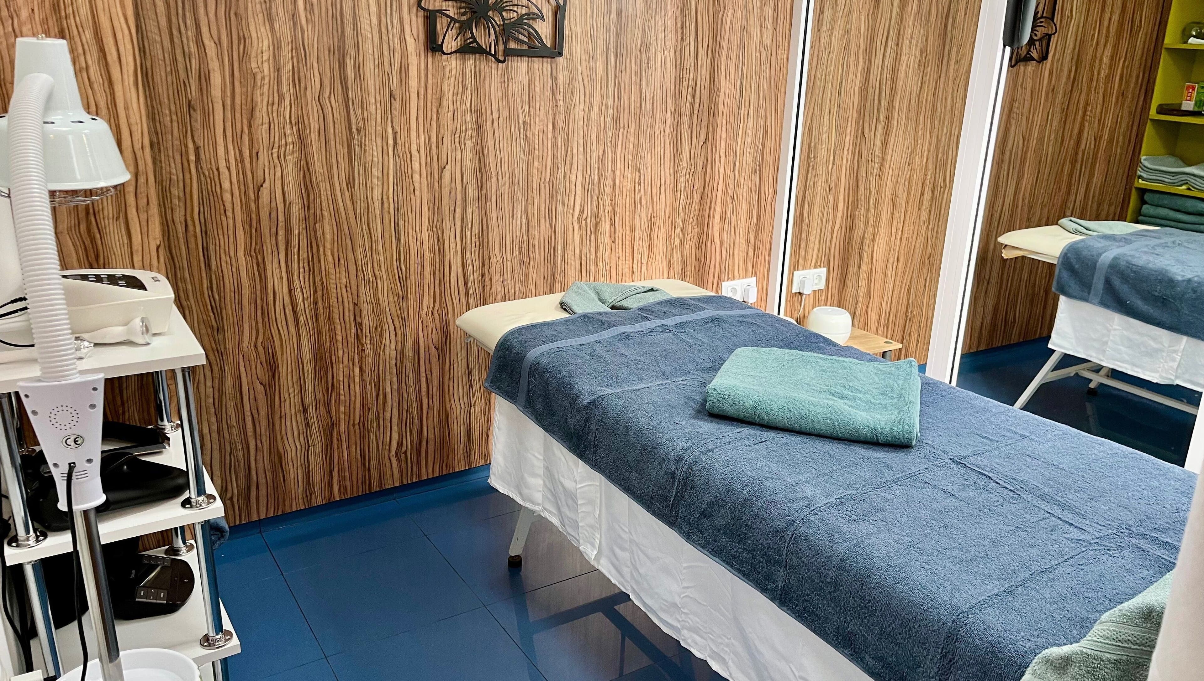 Масажна зала в Better Life - студио за кинезитерапия и масаж, София, Област София, BG.