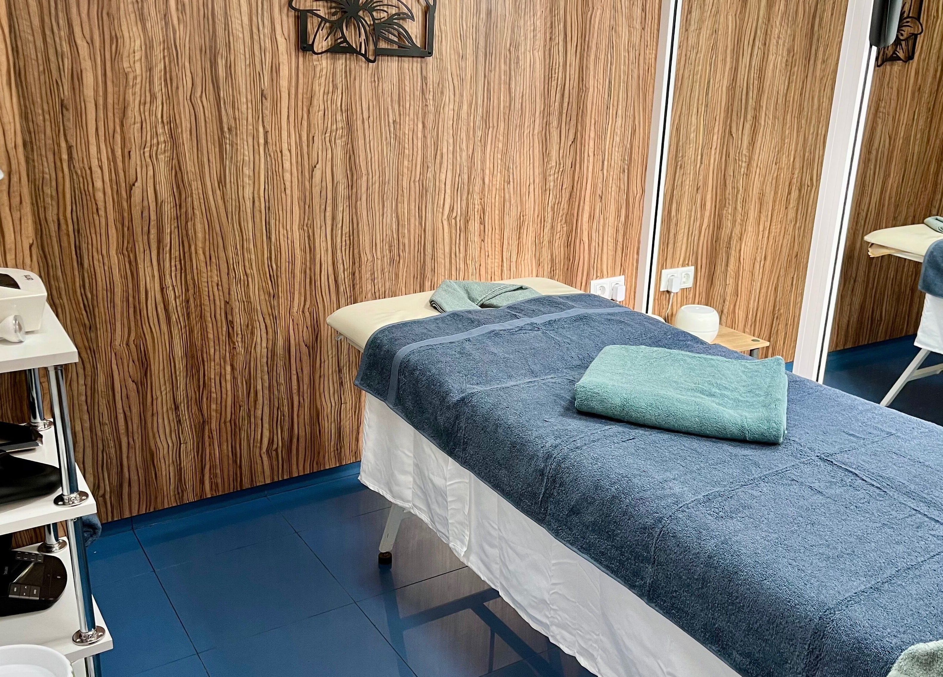 Масажна зала в Better Life - студио за кинезитерапия и масаж, София, Област София, BG.