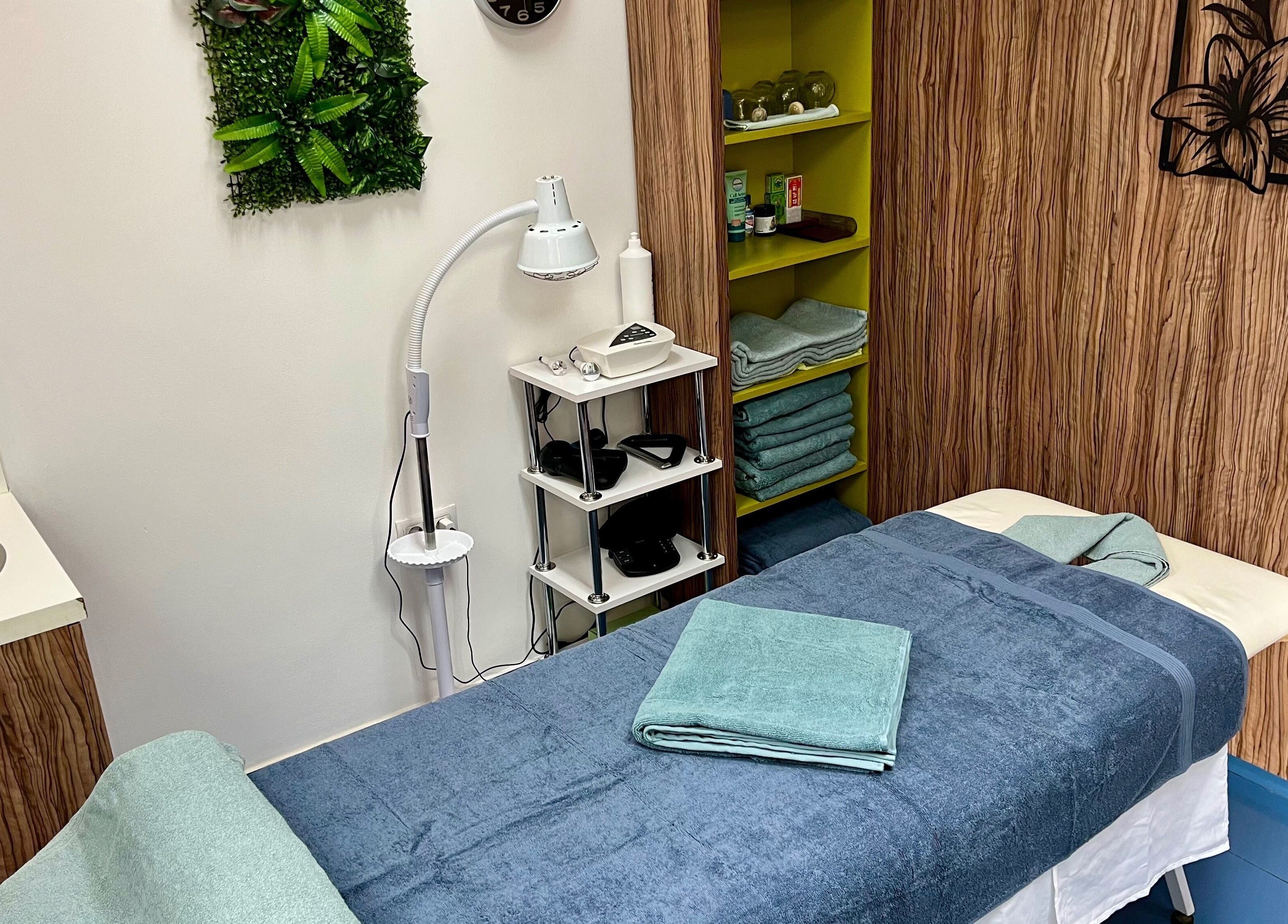 Интериор на кабинет в Better Life - студио за кинезитерапия и масаж, София, Област София, BG.