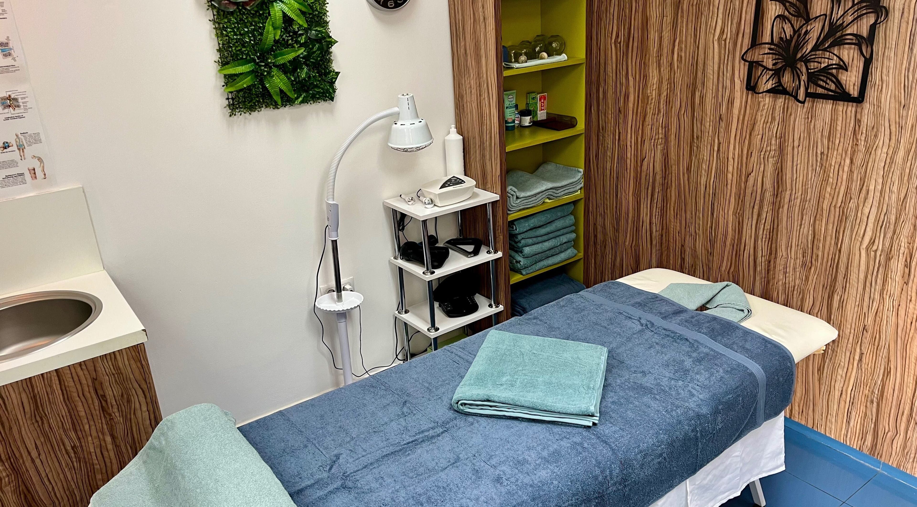 Интериор на кабинет в Better Life - студио за кинезитерапия и масаж, София, Област София, BG.