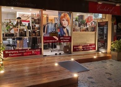 Façade lumineuse de Le Paradis de la Beauté, Vence, Provence-alpes-côte D'azur, FR.