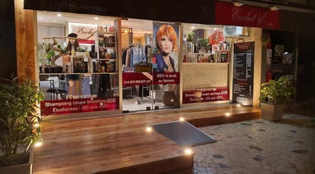 Façade lumineuse de Le Paradis de la Beauté, Vence, Provence-alpes-côte D'azur, FR.