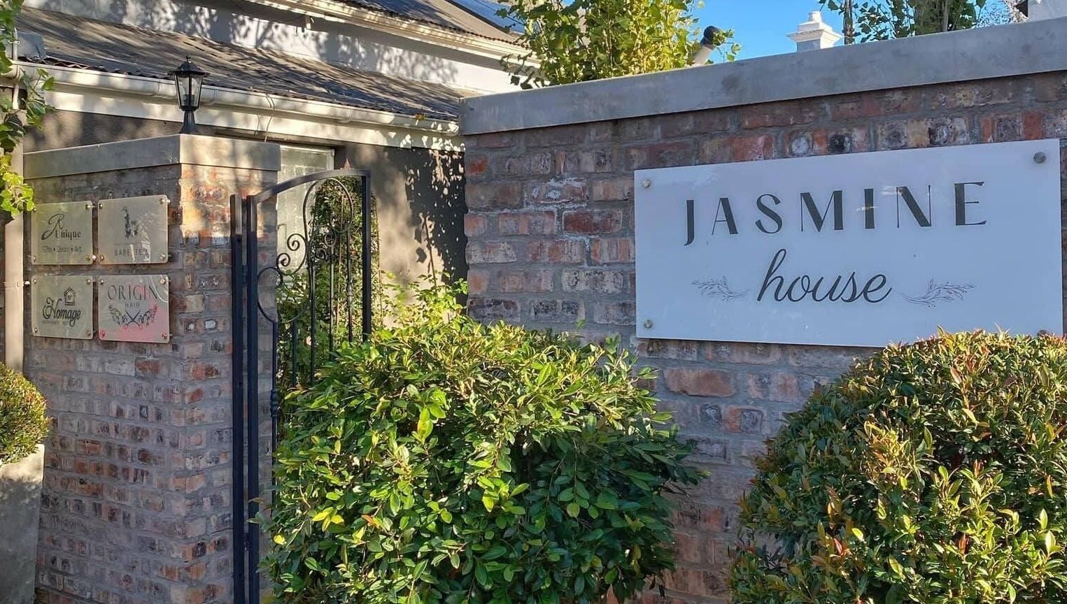 Charming entrance to Jasmine House at Kaybee Nails (Blessing), Cape Town, Western Cape, ZA.