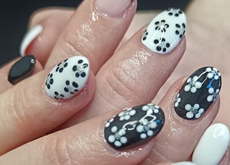 Black and white floral nail art at Kaybee Nails (Blessing), Cape Town, Western Cape, ZA.