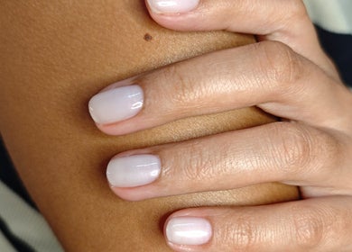 Unhas bem cuidadas no Official Nails Studio, Lisboa, Lisboa, PT, destacando manicure sofisticada.