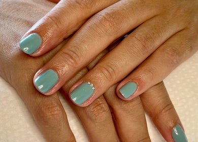 Unhas verdes decoradas no Bárbara Fernandes Studio, Pontével, Santarém, PT.