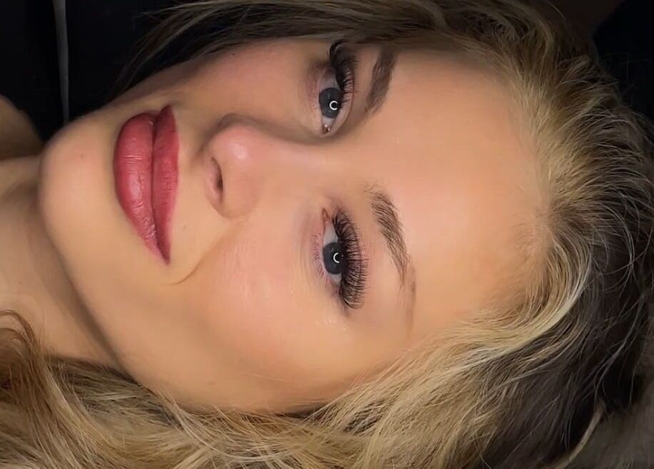 Kvinne nyter skjønnhetspleie hos Skaiazone i Oslo, Oslo, NO.