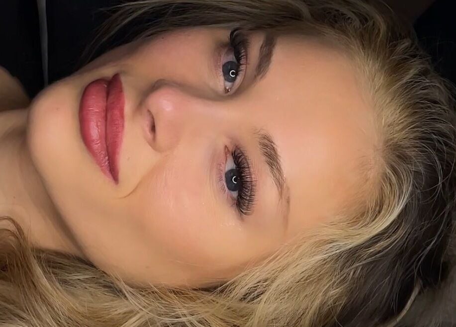 Kvinne nyter skjønnhetspleie hos Skaiazone i Oslo, Oslo, NO.