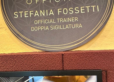Targa di Stefania Fossetti presso Passione ciglia, Creazzo Vicenza, Veneto, IT in un ambiente accogliente.