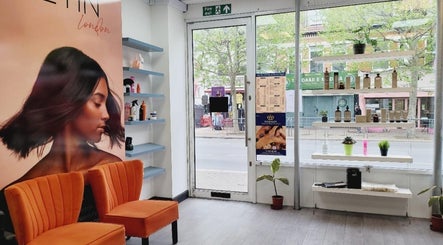 Welcoming seating area at Anchal Massage & Beauty Salon, Ladies Only, London, England, GB with street view.