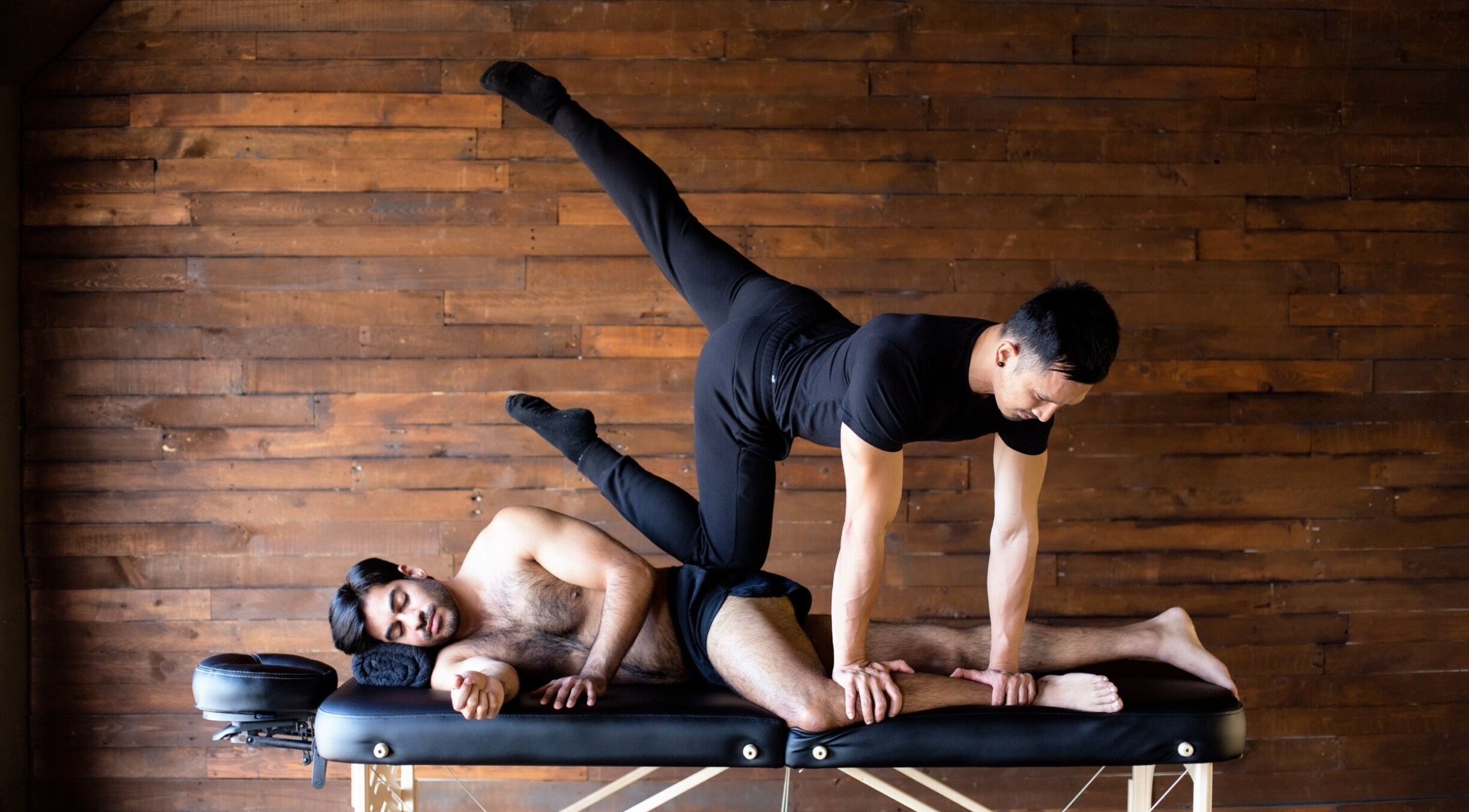 Expert massage at MR WELLNESS In Motion, San Francisco, California, US, showcasing therapeutic balance.