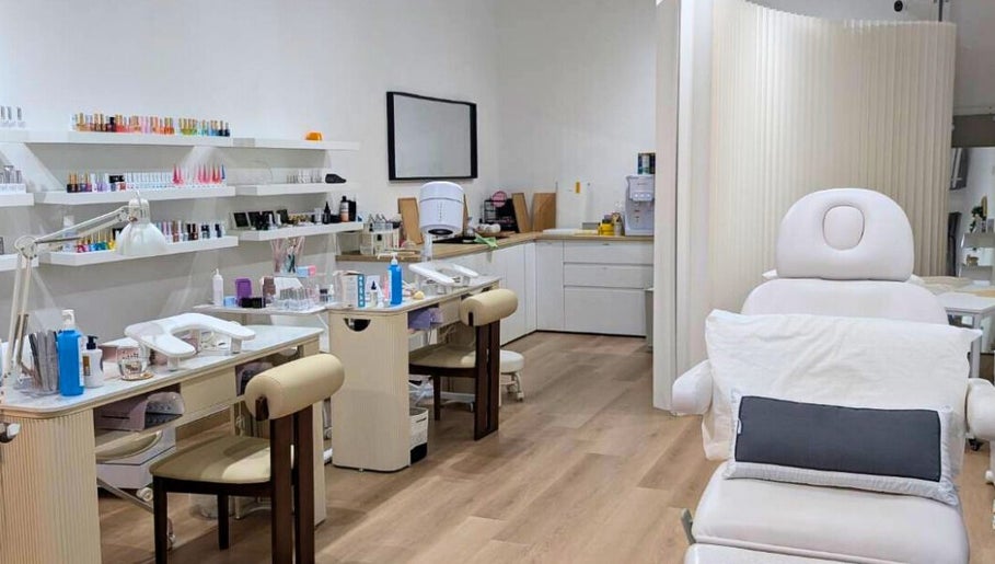 Elegant beauty and wellness space at Sleep Induction Head Massage | Yumemi, Singapore, Central, SG.