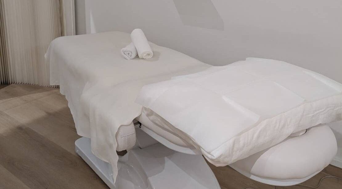 Relaxing massage bed at Autonomic Nervous System Head Massage | Yumemi in Singapore, Central, SG.