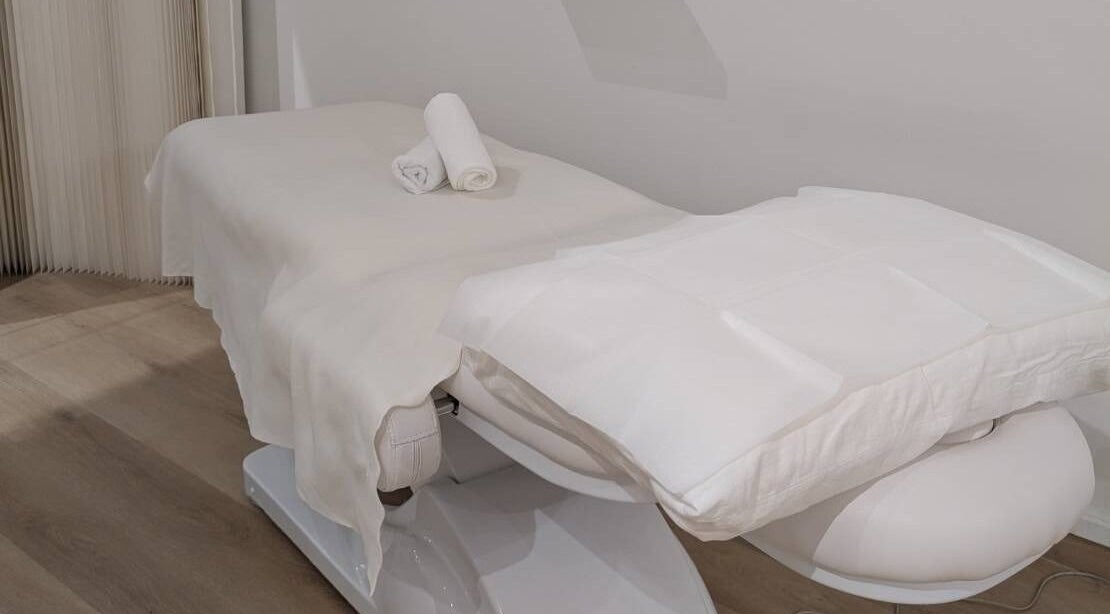 Relaxing massage bed at Autonomic Nervous System Head Massage | Yumemi in Singapore, Central, SG.