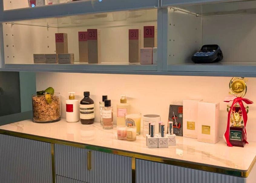Elegant product display at Autonomic Nervous System Head Massage | Yumemi in Singapore, Central, SG.