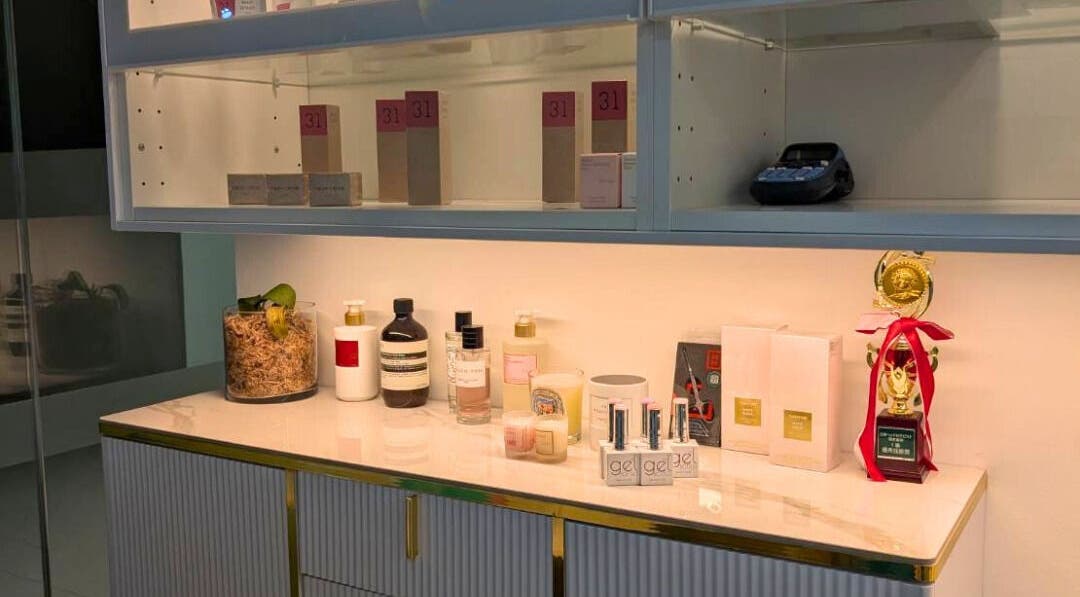 Elegant product display at Autonomic Nervous System Head Massage | Yumemi in Singapore, Central, SG.